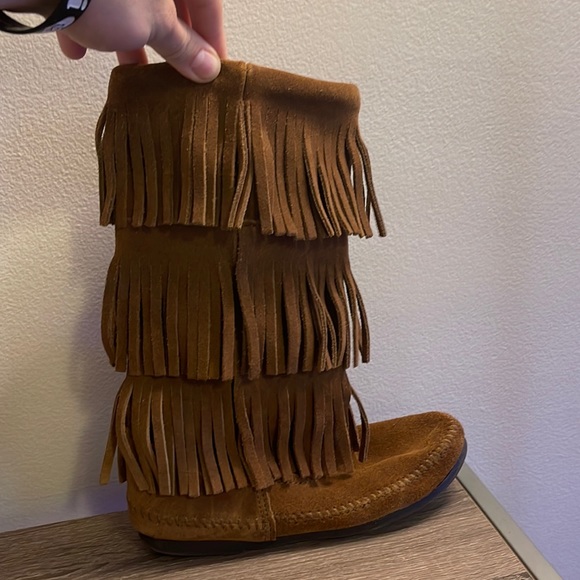 Minnetonka 3-Layer Fringe Women's Boot - Picture 1 of 3